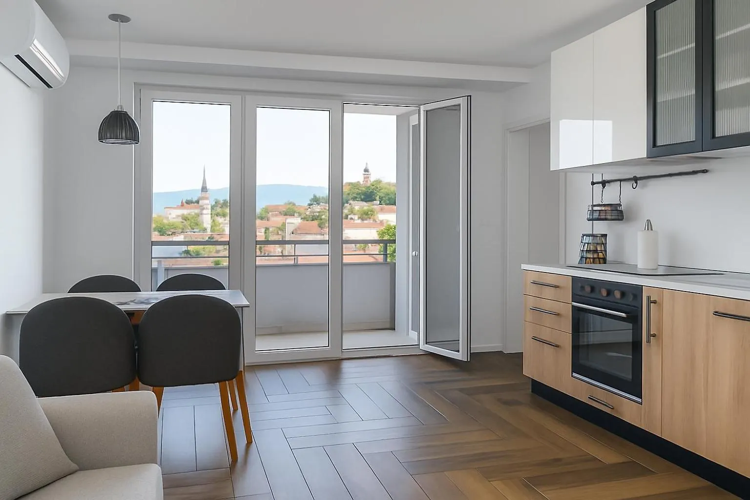 South Panoramic Apartment In The Art District Of Kapana Plowdiw